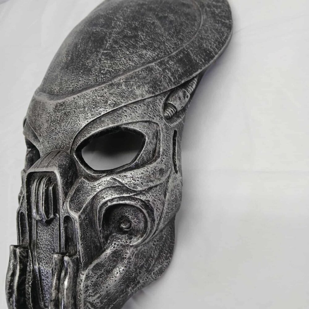 Alien Predator Mask Wall Decor - Picture 5 of 9